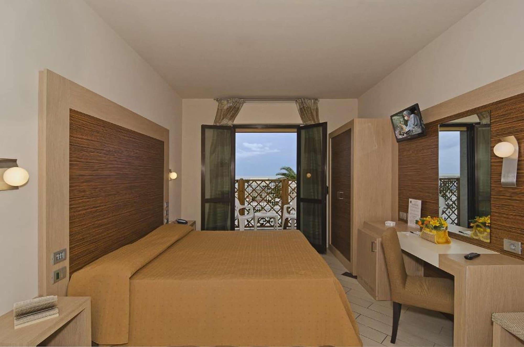 Hotel Eden เวียเรจโจ ภายนอก รูปภาพ