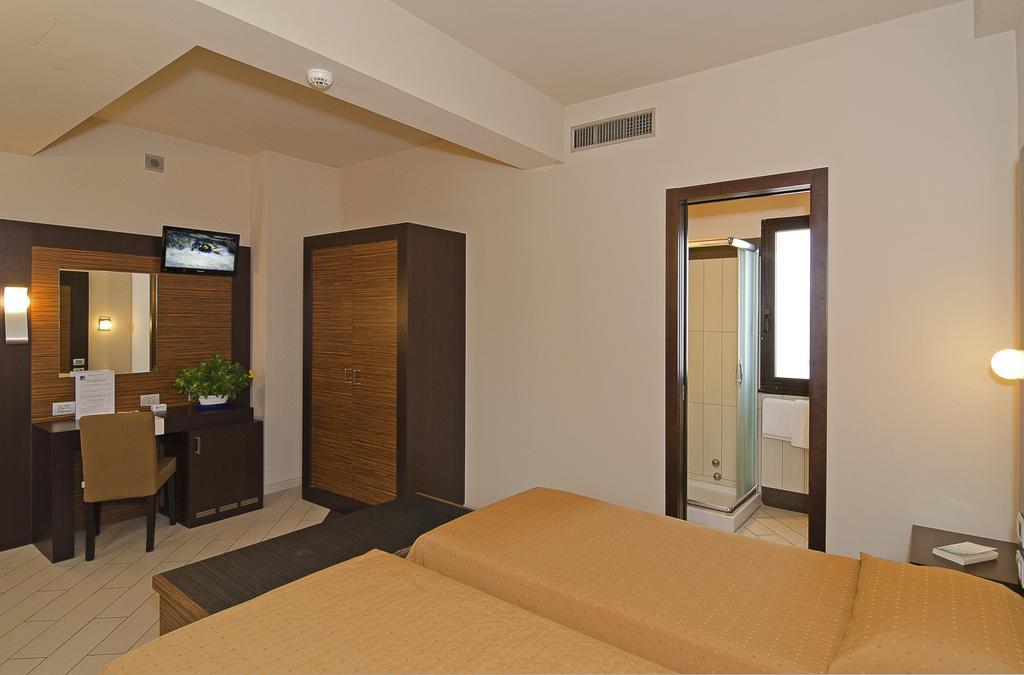 Hotel Eden เวียเรจโจ ภายนอก รูปภาพ