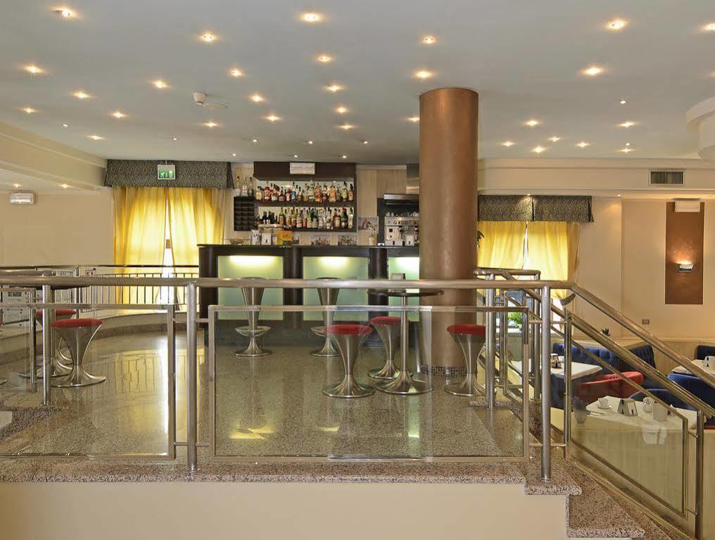 Hotel Eden เวียเรจโจ ภายนอก รูปภาพ
